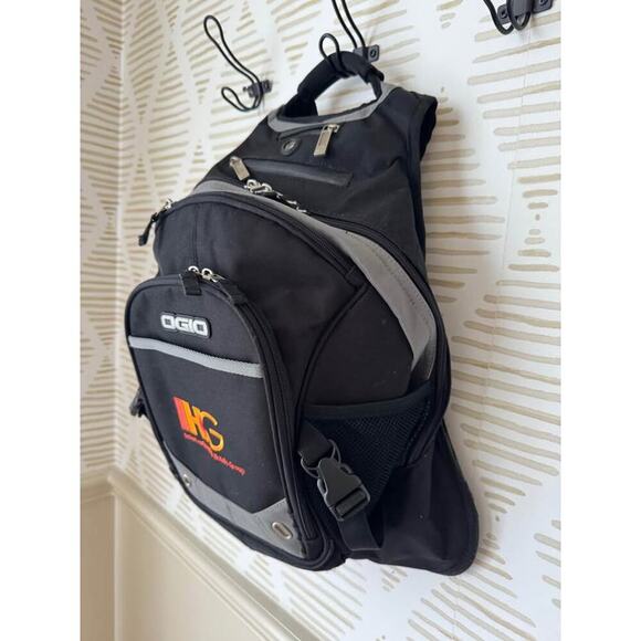 OGIO Branded IHG Intercontinental Hotel Group Holiday Inn Black Backpack - Picture 2 of 5